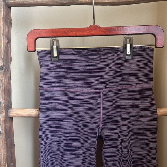 Women's Athleta Ultimate Capri Size XS - Picture 4 of 12